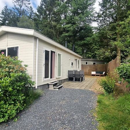 Gezellig Gemoderniseerd Chalet Op De Veluwe Putten Esterno foto