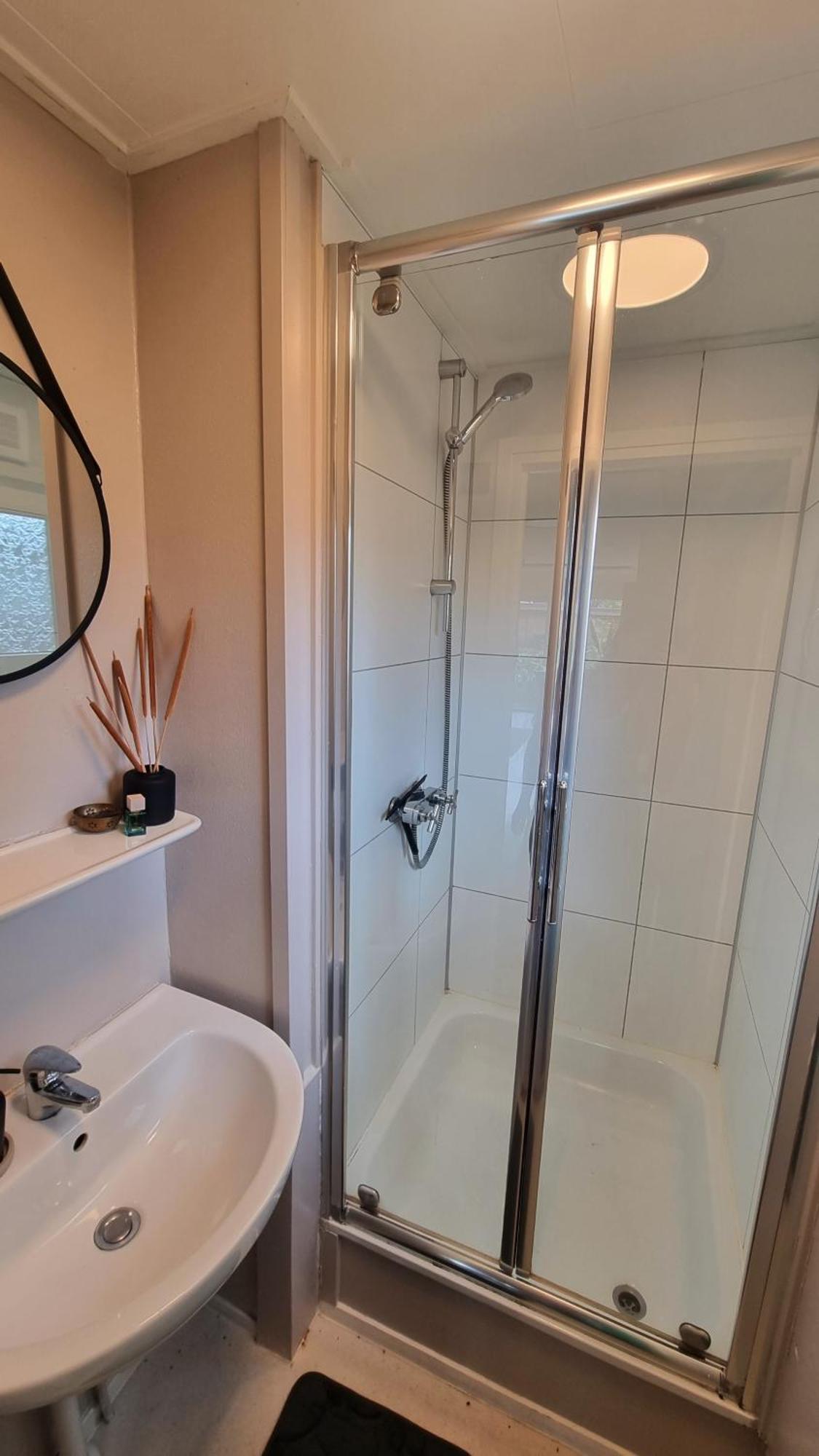 Gezellig Gemoderniseerd Chalet Op De Veluwe Putten Esterno foto