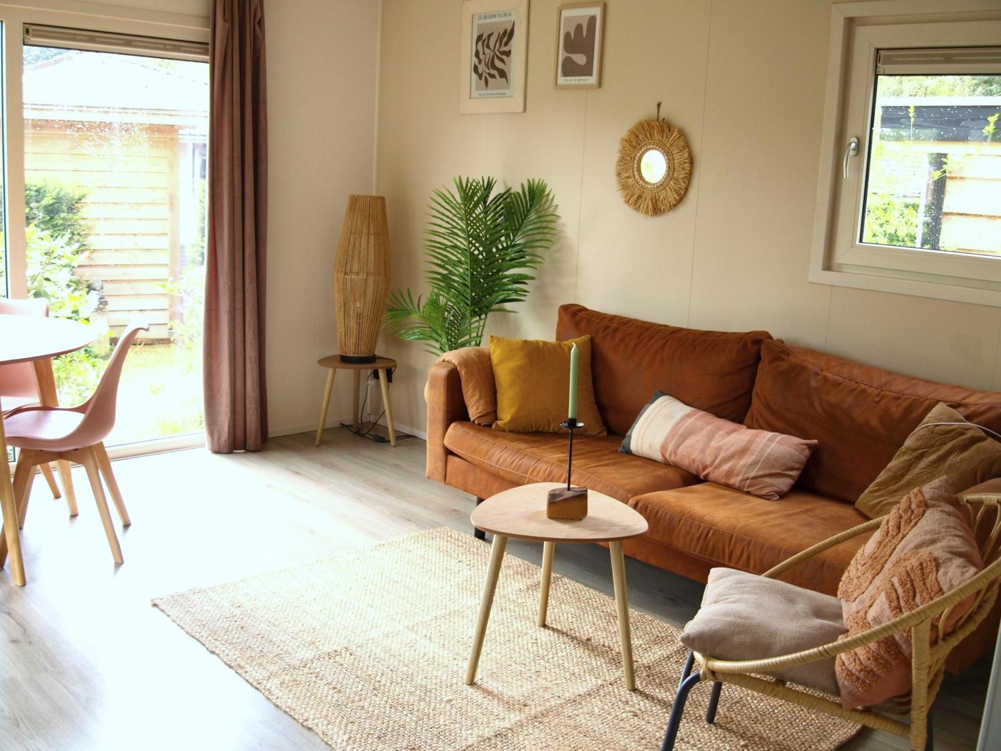 Gezellig Gemoderniseerd Chalet Op De Veluwe Putten Esterno foto